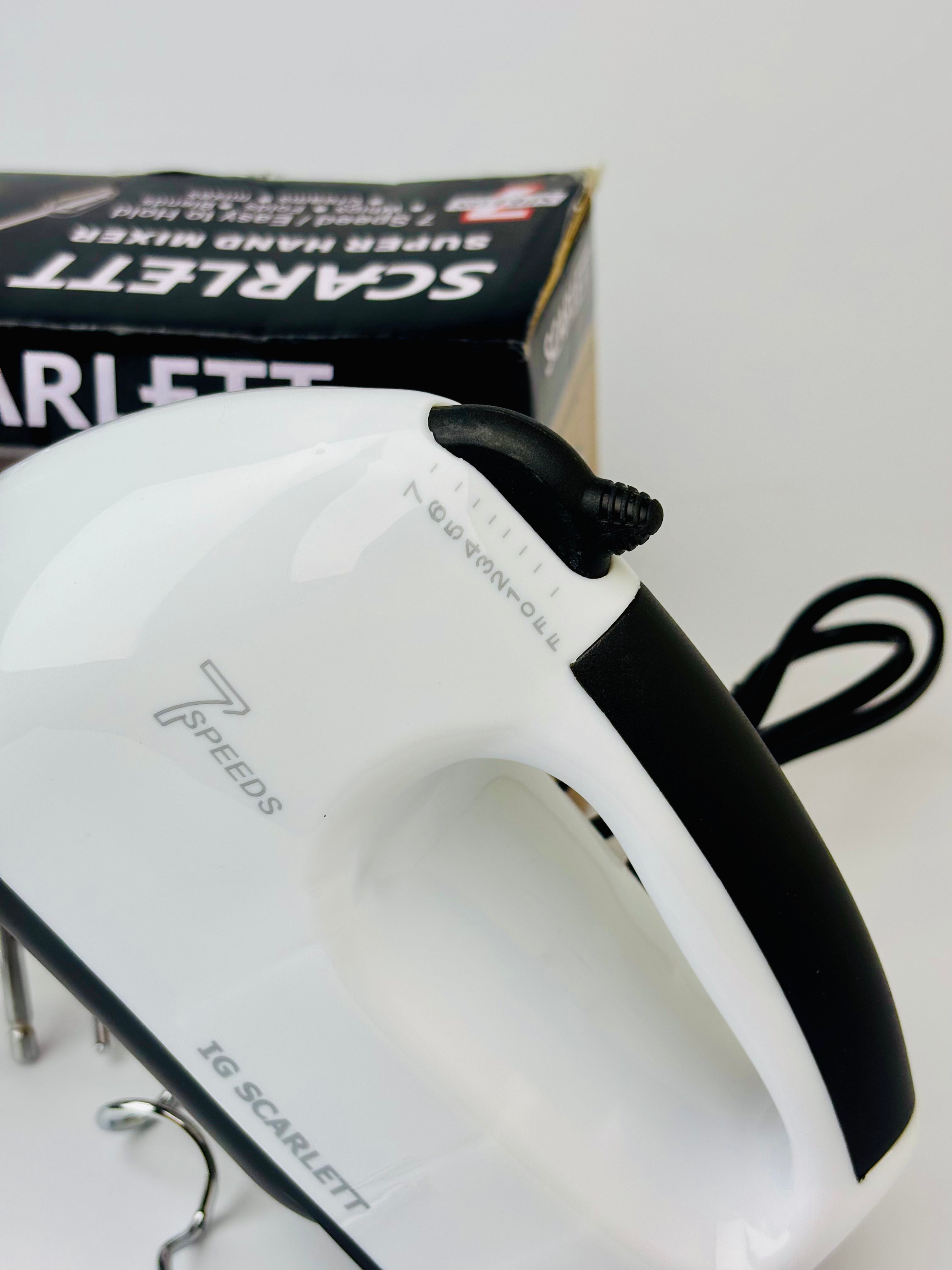 Scarlett hand mixer