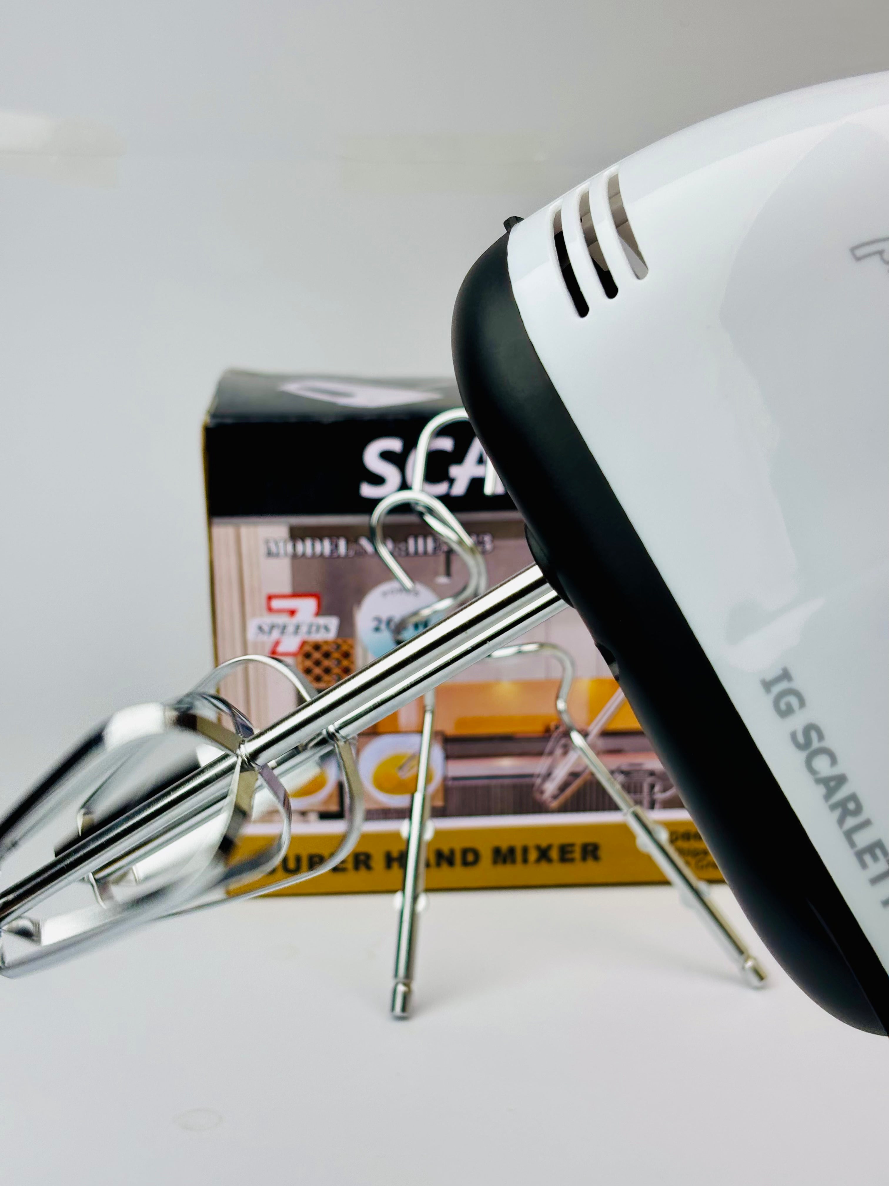 Scarlett hand mixer
